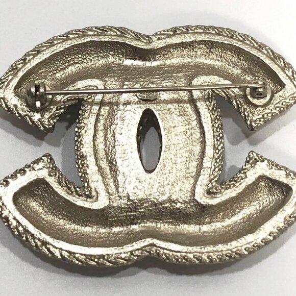 CHANEL CC Logo Pearl Brooch Gold Tone Pin A11C Auth w/Box D-o1150 - Picture 3 of 9